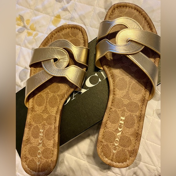 Coach sandals. 2 diffrent color - Picture 2 of 4